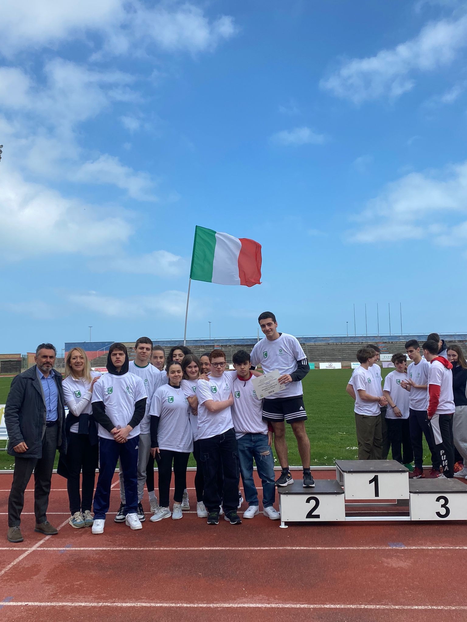 22 marzo 2023 - La classe 3 L si qualifica al secondo posto nella gara provinciale del progetto Tutti in campo - Liceo Statale G. Leopardi Macerata