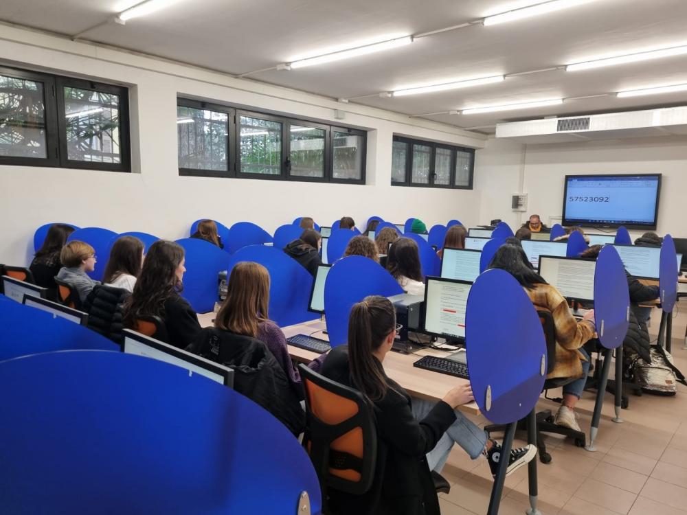  - Liceo Statale G. Leopardi Macerata