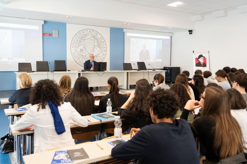  - Img 0 - Liceo Statale G. Leopardi Macerata